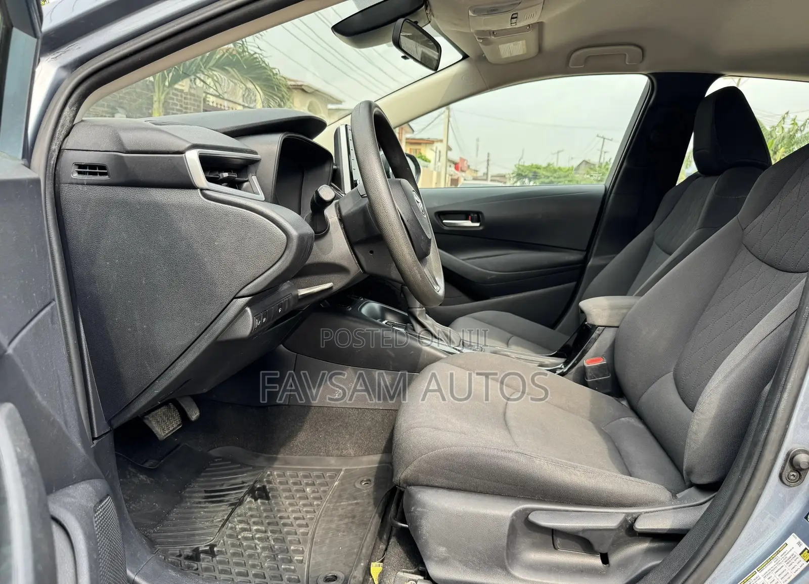 Toyota Corolla LE 2020 Blue