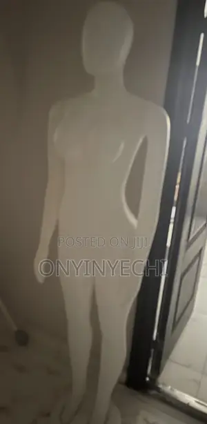 Female Mannequin