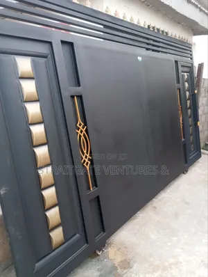 Heavy Chequered Black Rolling Gate