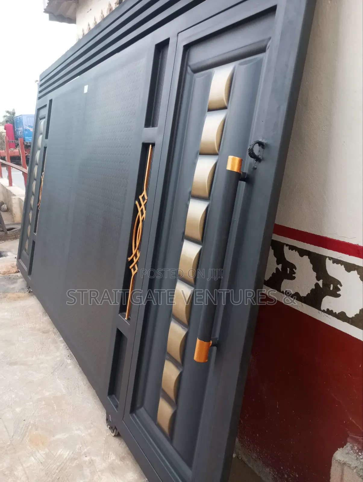 Heavy Chequered Black Rolling Gate