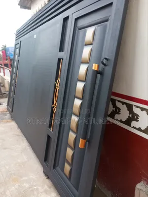 Heavy Chequered Black Rolling Gate