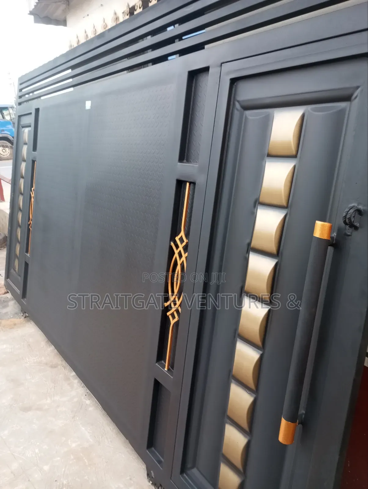 Heavy Chequered Black Rolling Gate