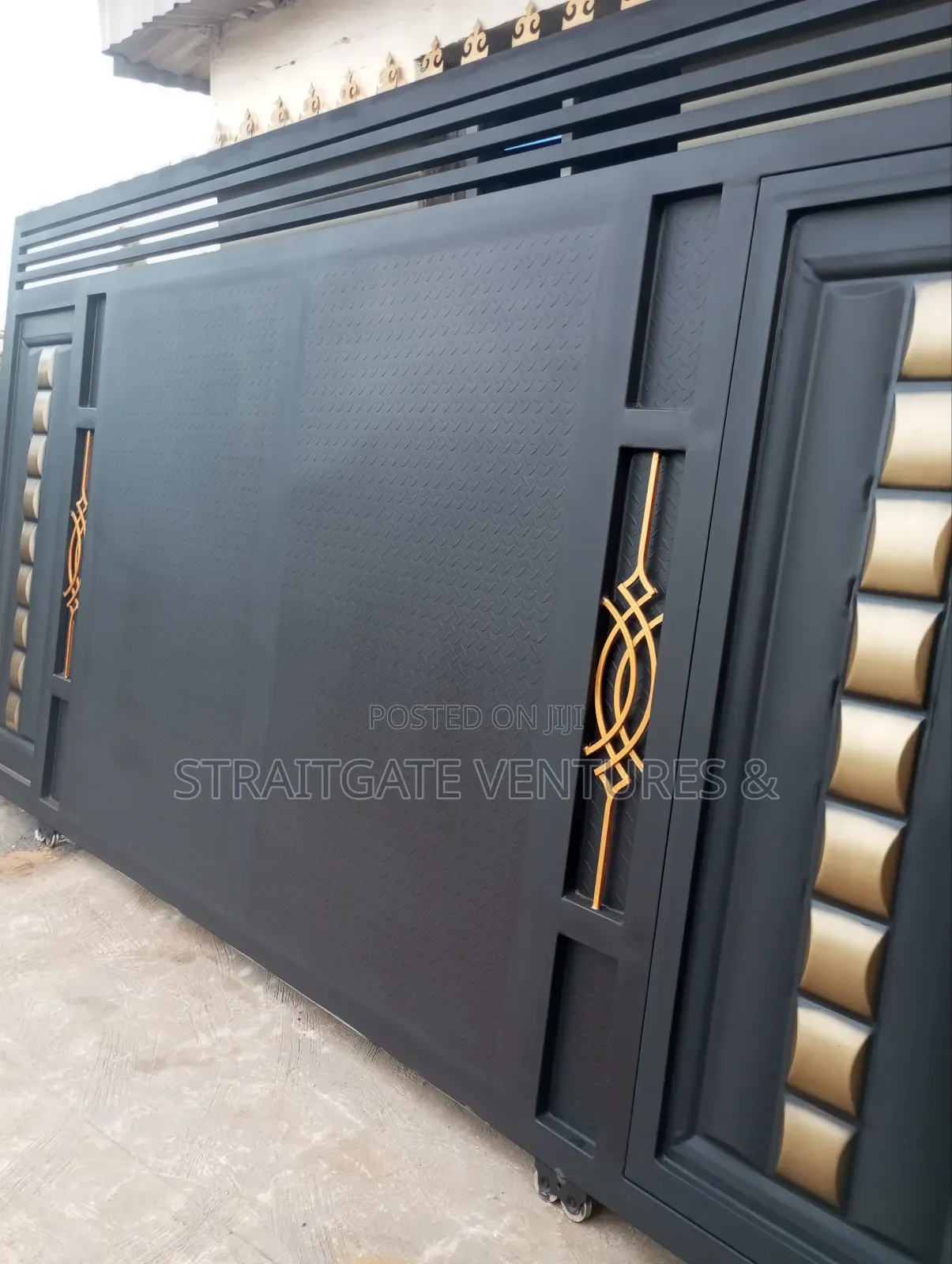 Heavy Chequered Black Rolling Gate
