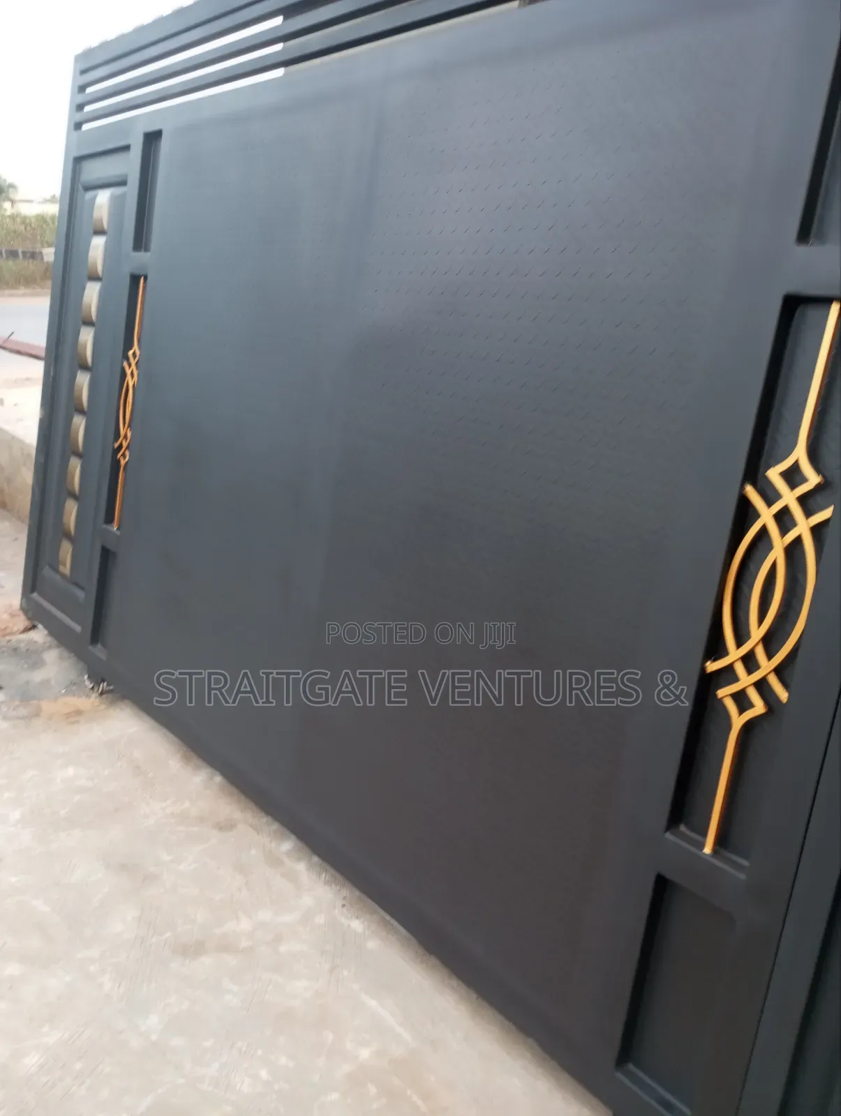 Heavy Chequered Black Rolling Gate