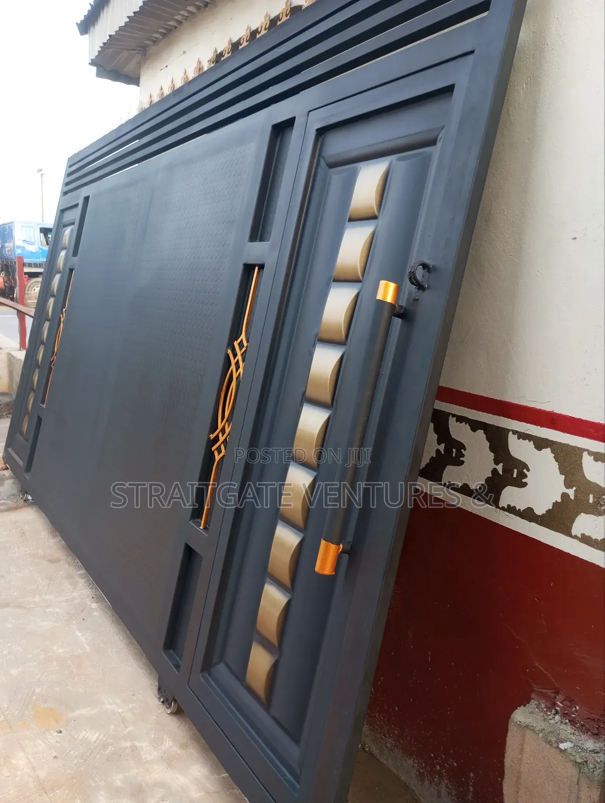 Heavy Chequered Black Rolling Gate