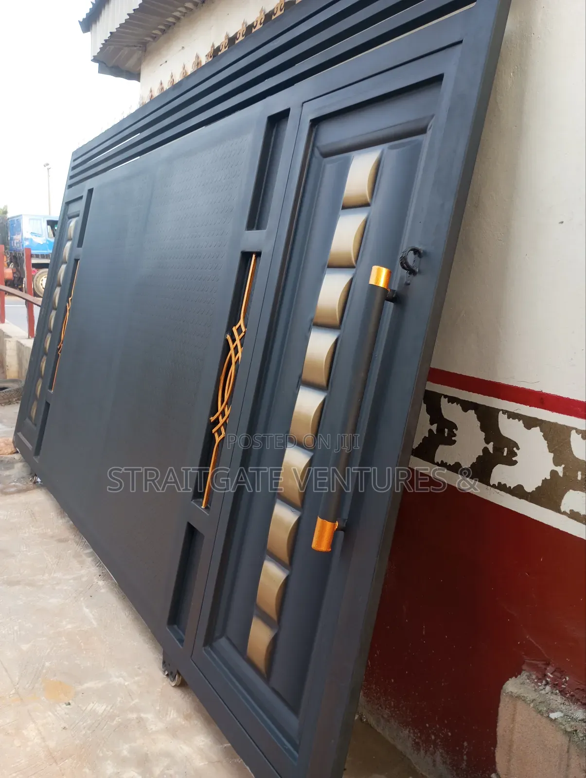 Heavy Chequered Black Rolling Gate