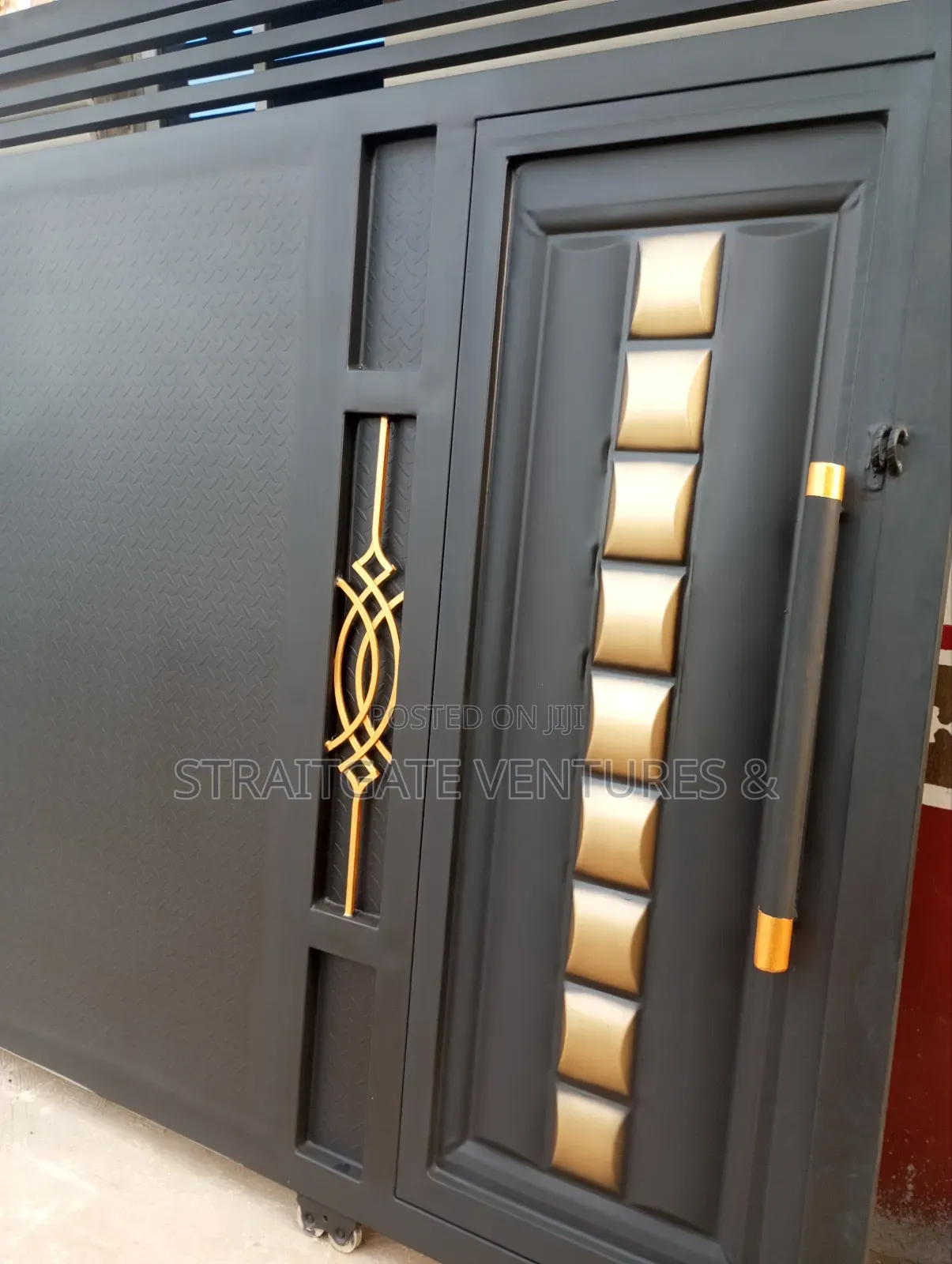 Heavy Chequered Black Rolling Gate