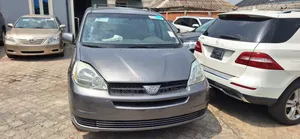 Toyota Sienna LE AWD (3.3L V6 5A) 2004 Gray