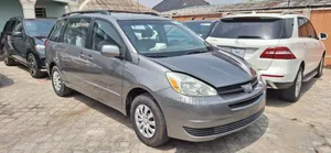 Toyota Sienna LE AWD (3.3L V6 5A) 2004 Gray