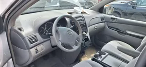 Toyota Sienna LE AWD (3.3L V6 5A) 2004 Gray