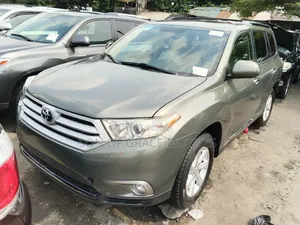 Toyota Highlander Limited 2012 Green