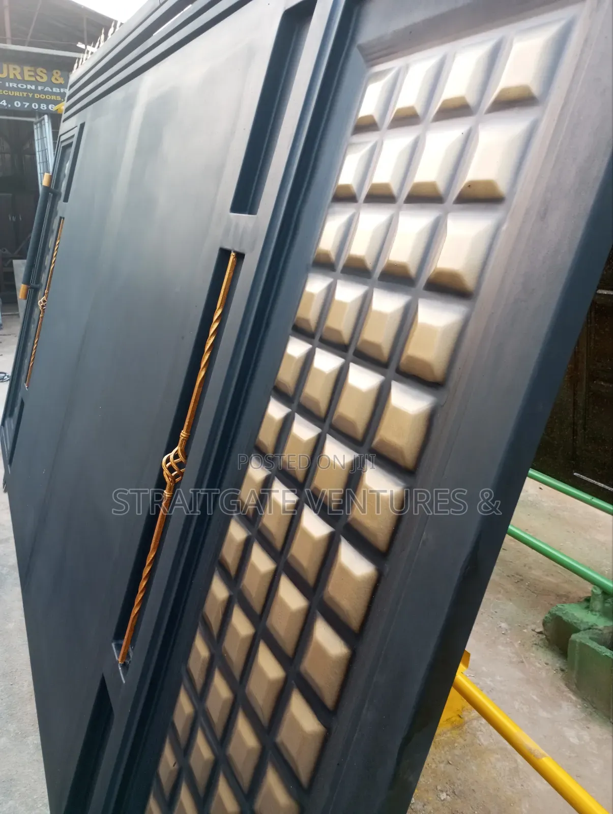 Heavy Plain Black Rolling Gate