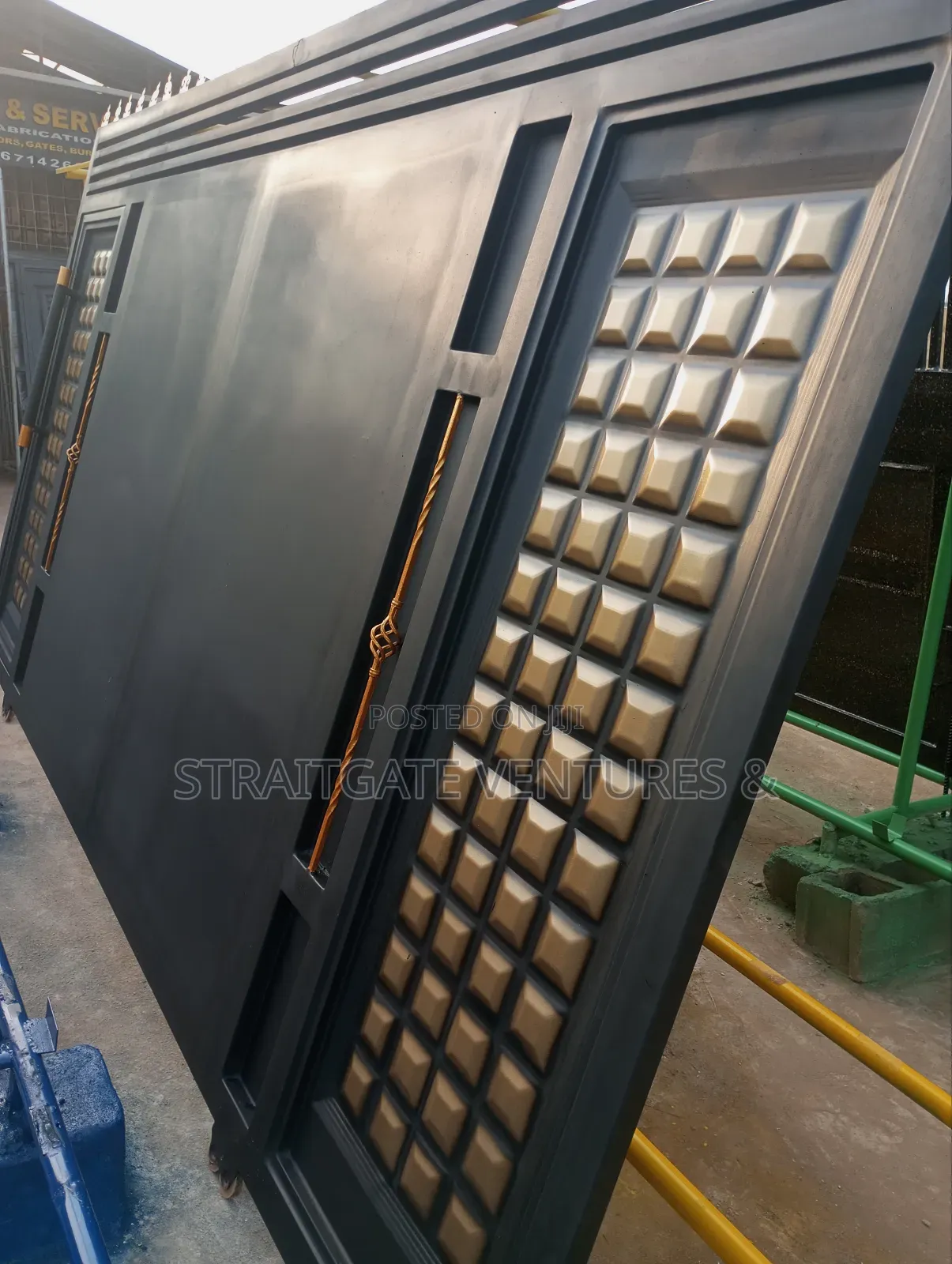Heavy Plain Black Rolling Gate