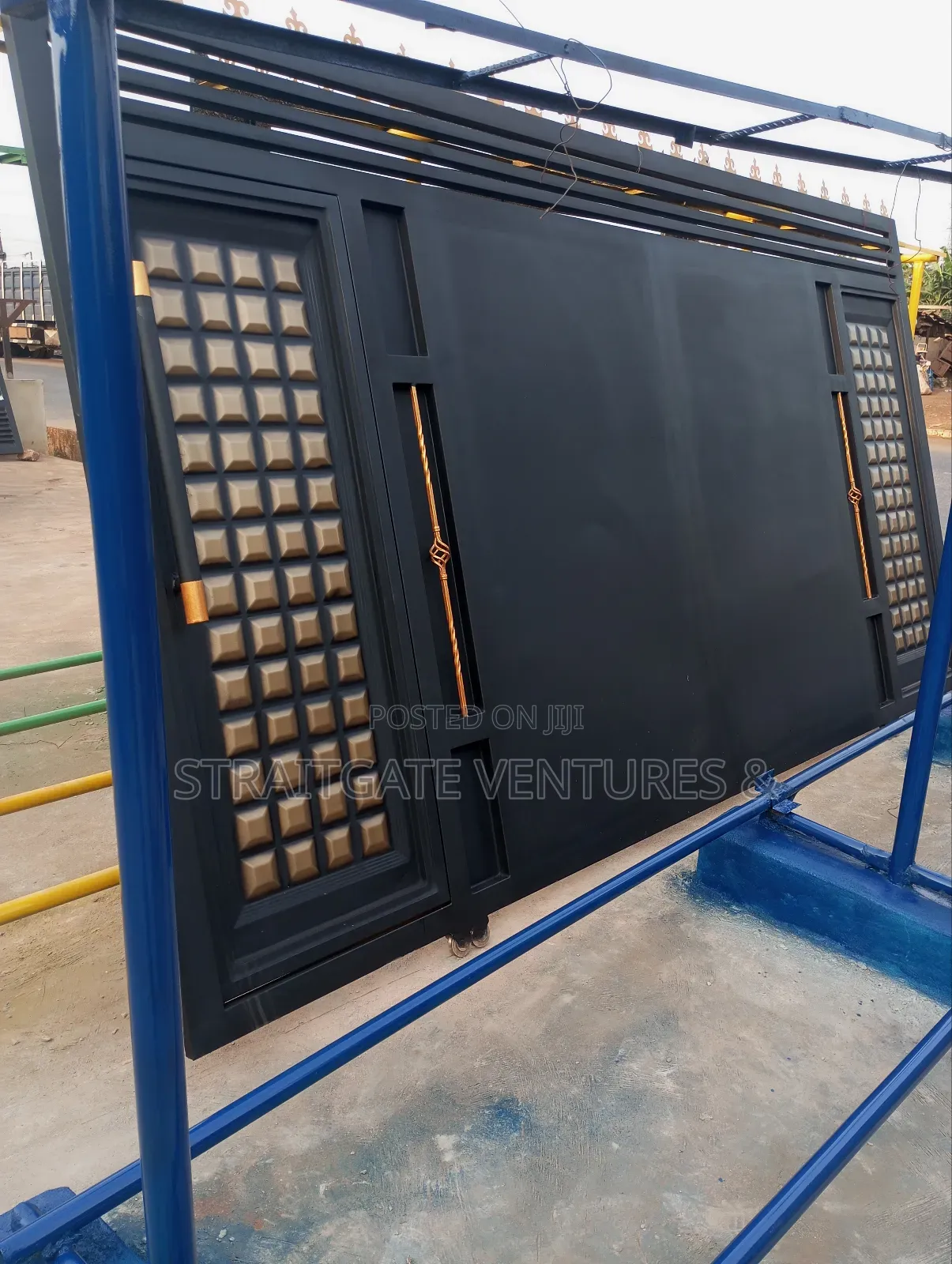 Heavy Plain Black Rolling Gate
