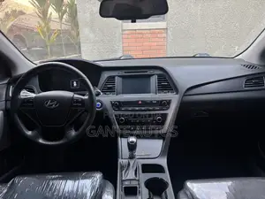 Hyundai Sonata Sport Sedan FWD (2.4L 4cyl 6A) 2016 White