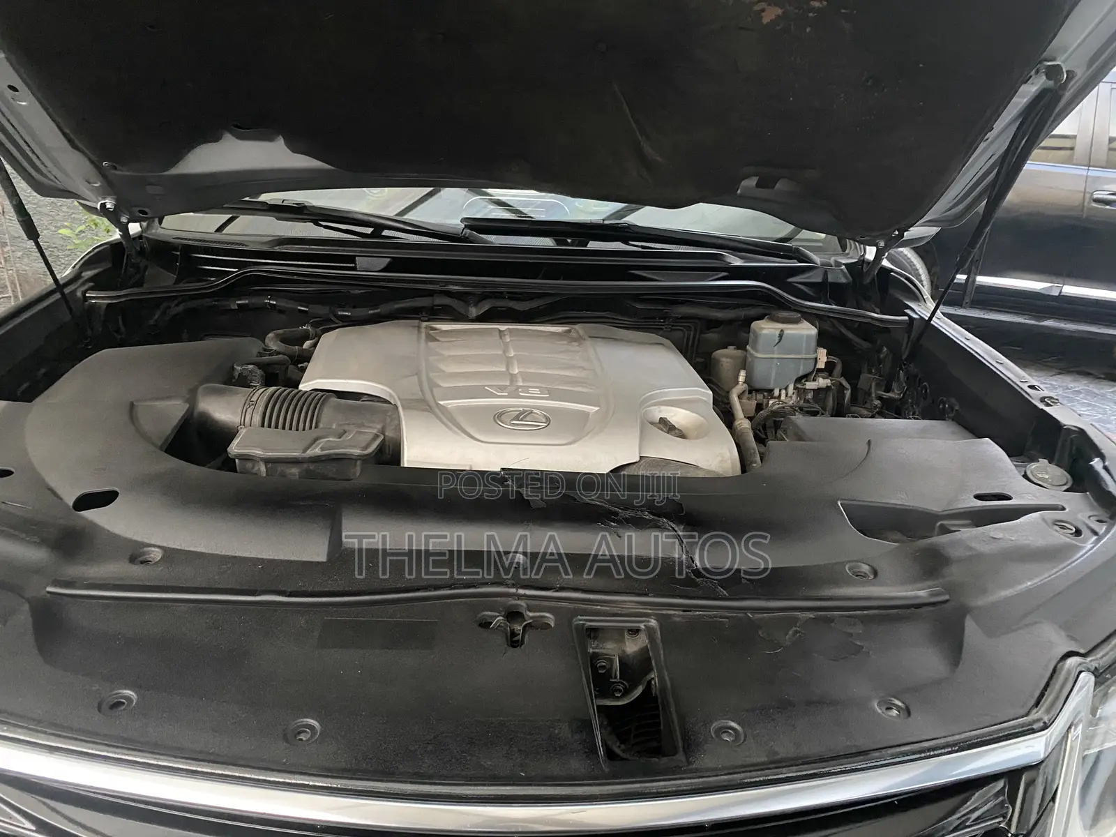 Lexus LX 2017 Silver