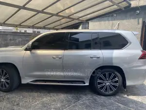Lexus LX 2017 Silver