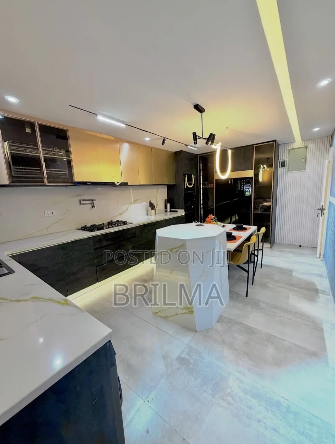 3 Bedroom Apartment Available For Shortlet