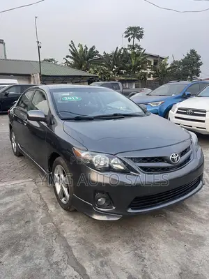 Toyota Corolla 2013 Black