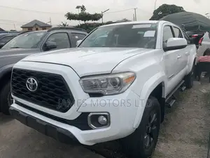 Toyota Tacoma 2023 White