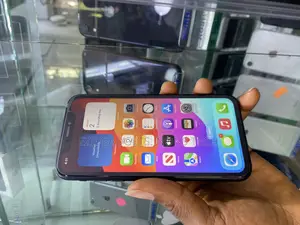Apple iPhone XR 64 GB Black