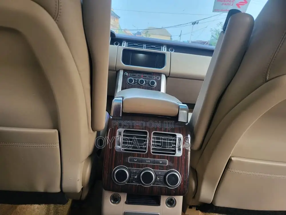 Land Rover Range Rover Vogue 2014 Black