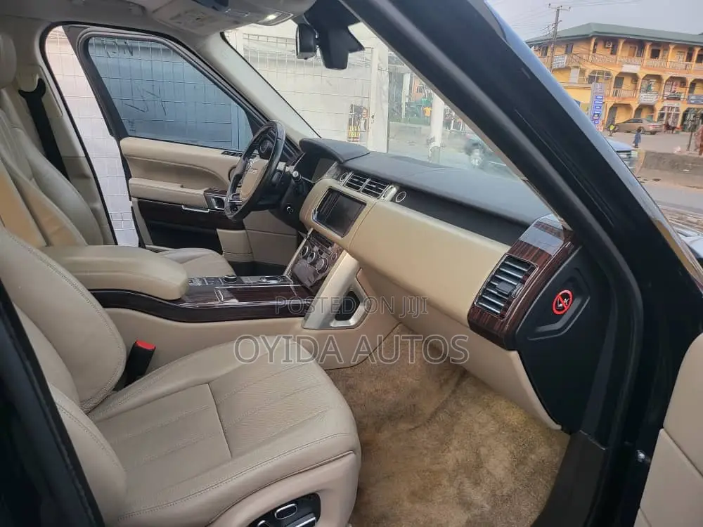 Land Rover Range Rover Vogue 2014 Black