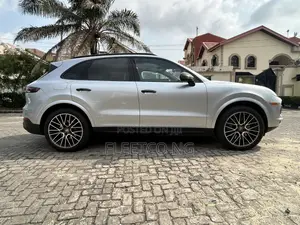 Porsche Cayenne S AWD 2019 Silver