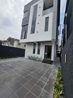 5bdrm Duplex in Lekki for sale