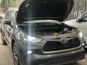 Toyota Highlander XLE FWD 2020 Gray