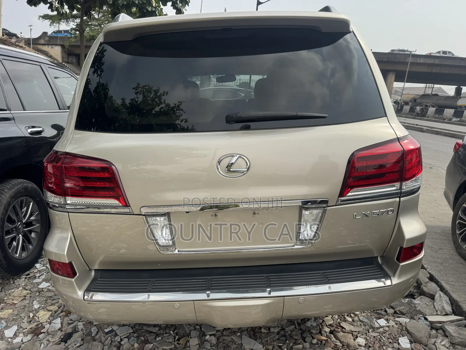 Lexus LX 570 AWD 2015 Gold