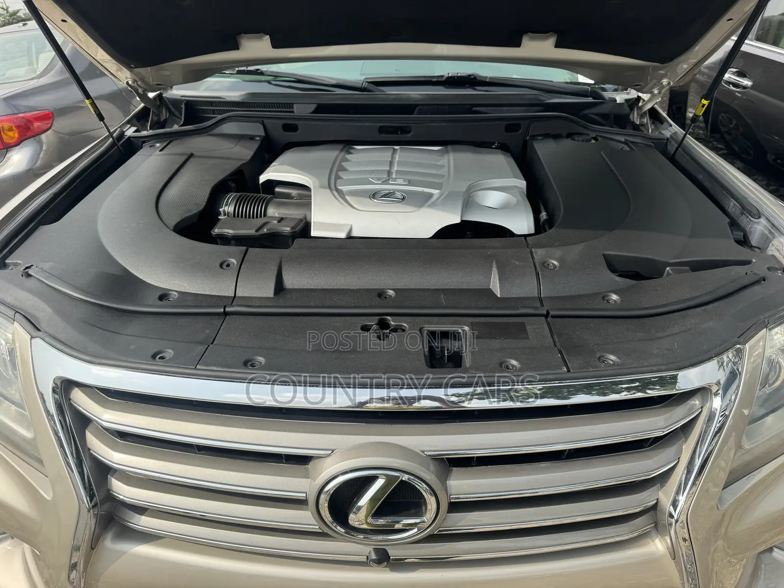 Lexus LX 570 AWD 2015 Gold