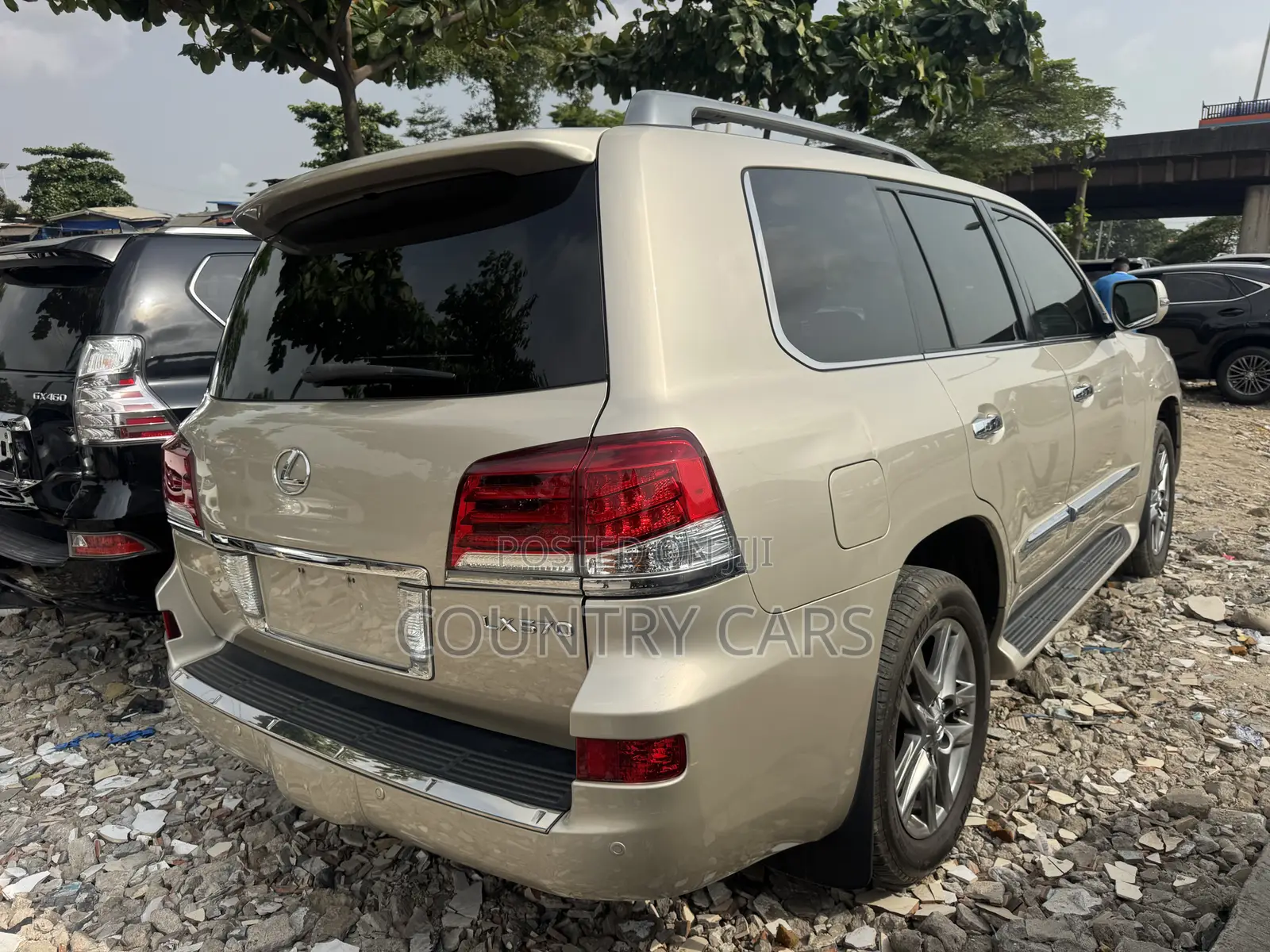 Lexus LX 570 AWD 2015 Gold