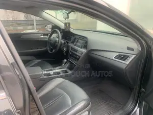 Hyundai Sonata Sport 2.0T Sedan FWD (2.0L 4cyl 6A) 2017 Black