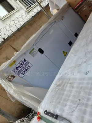 Heavy-Duty 200kva Perkins Diesel Soundproof Gen 2years Wty