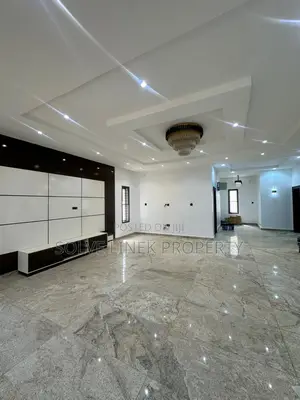 5bdrm Duplex in Wumba for sale