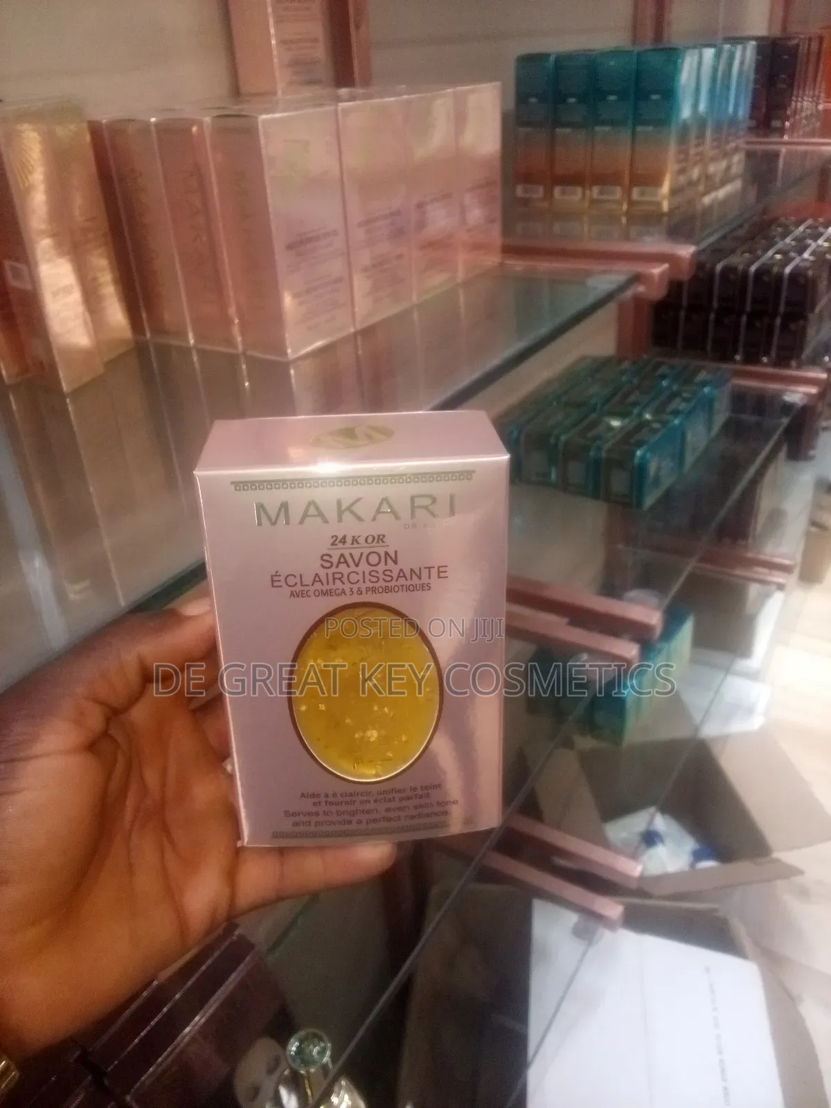 Makari or Savon Eclaircissante