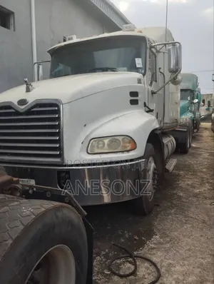 6 Units of Direct Tokunbo Mack Vision Tractor