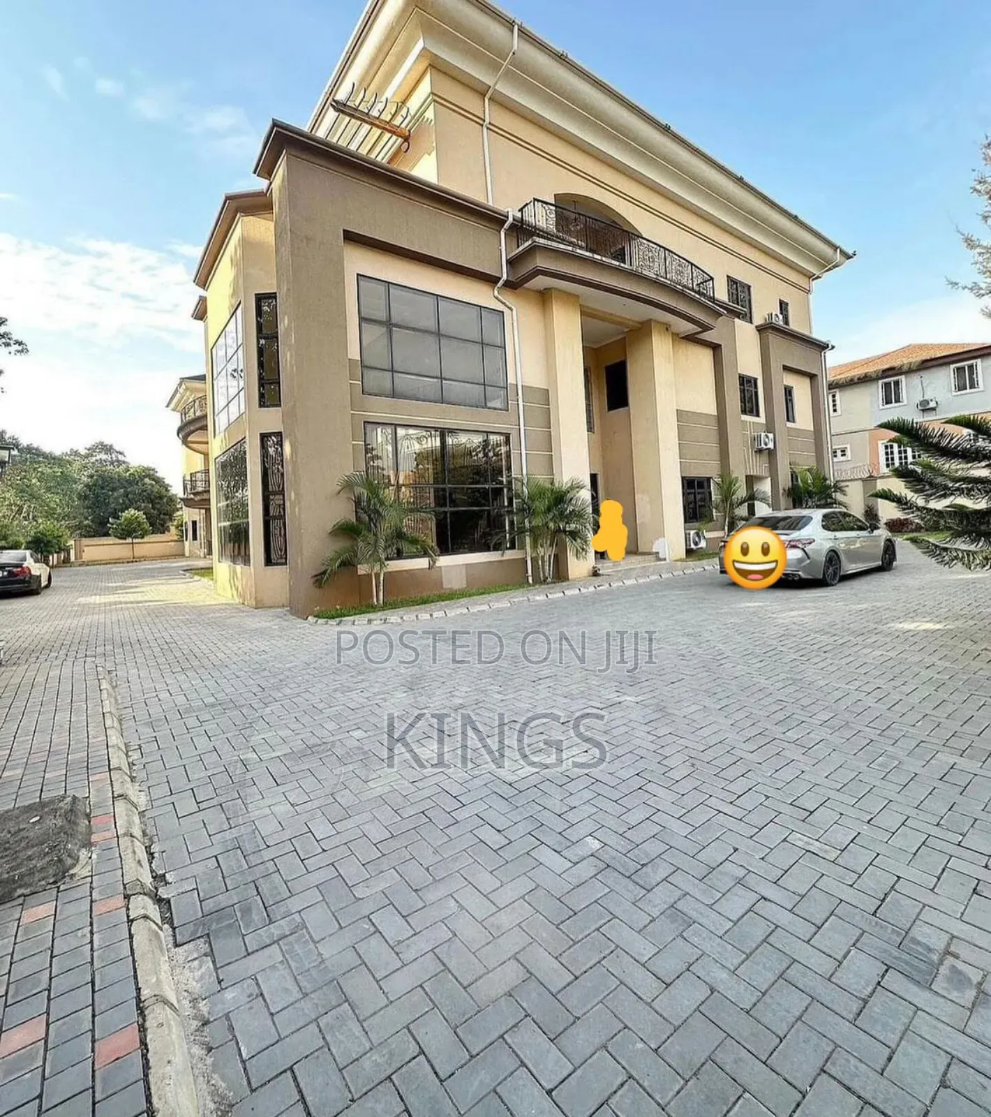 18bdrm Mansion in Maitama for sale