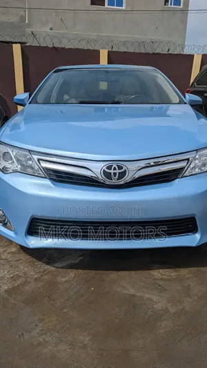Toyota Camry XLE 4dr Sedan (2.5L 4cyl 6A) 2014 Blue