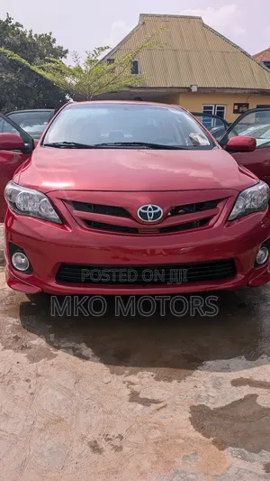 Toyota Corolla S 4dr Sedan (1.8L 4cyl 4A) 2013 Red