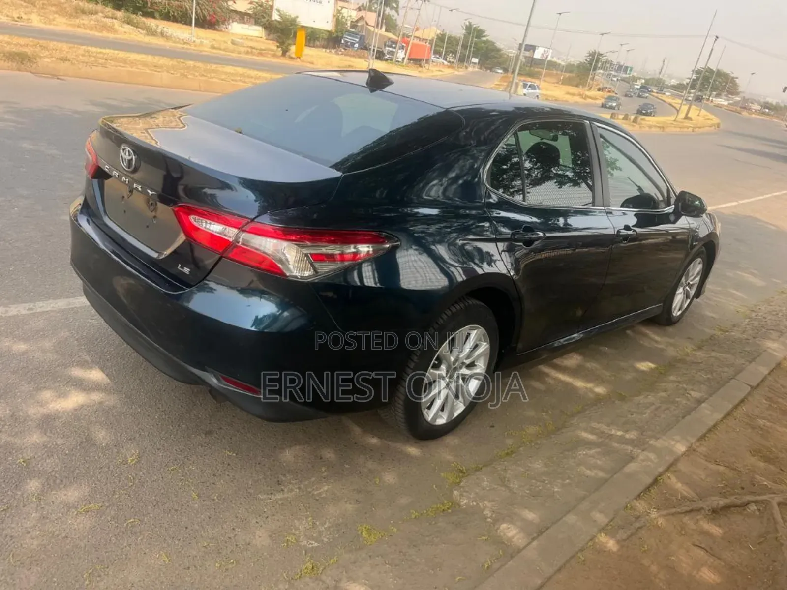 Toyota Camry LE (2.5L 4cyl 8A) 2019 Blue