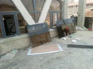 10mm Black Glass Installation
