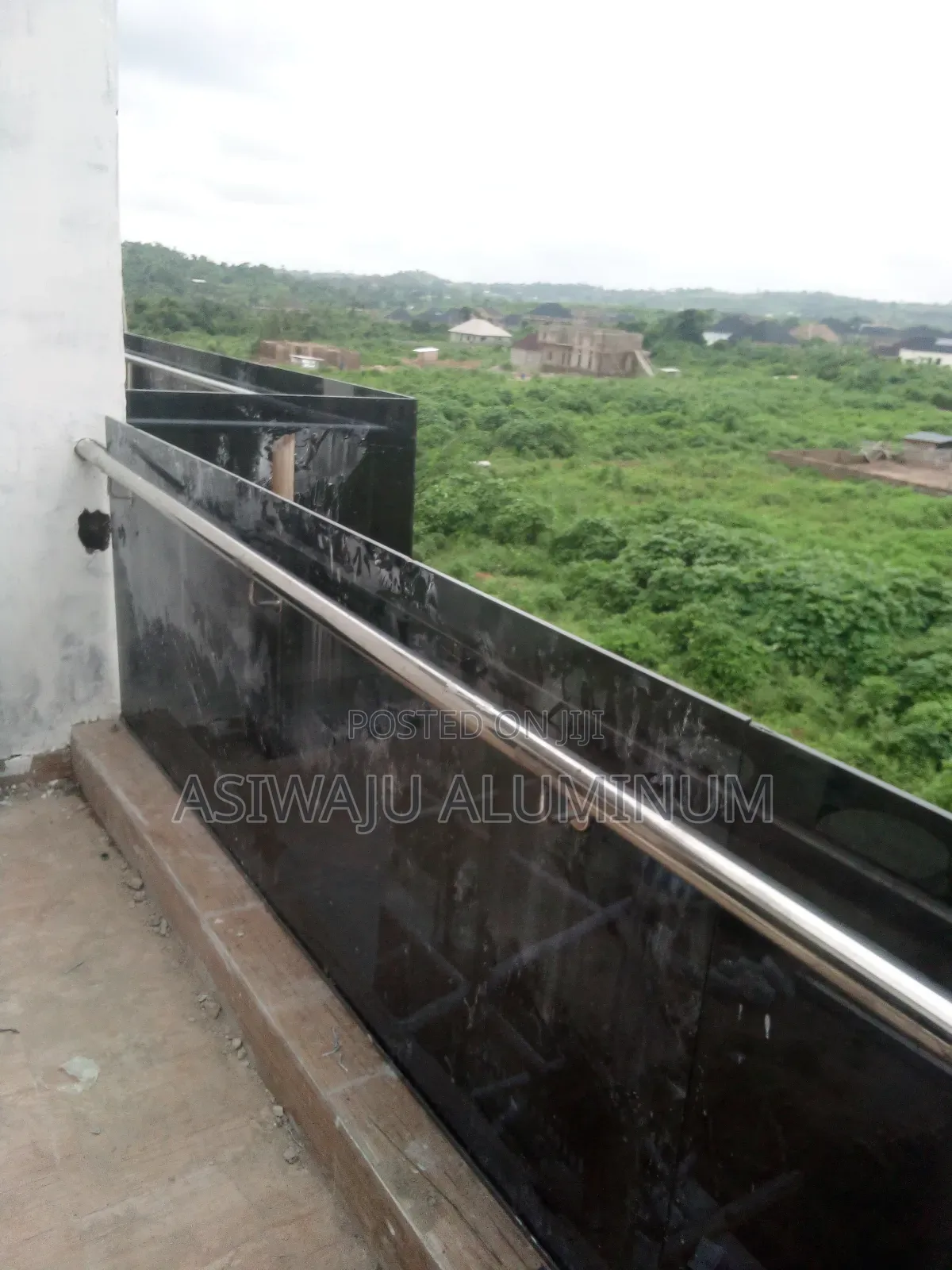 10mm Black Glass Installation