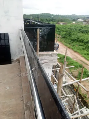 10mm Black Glass Installation