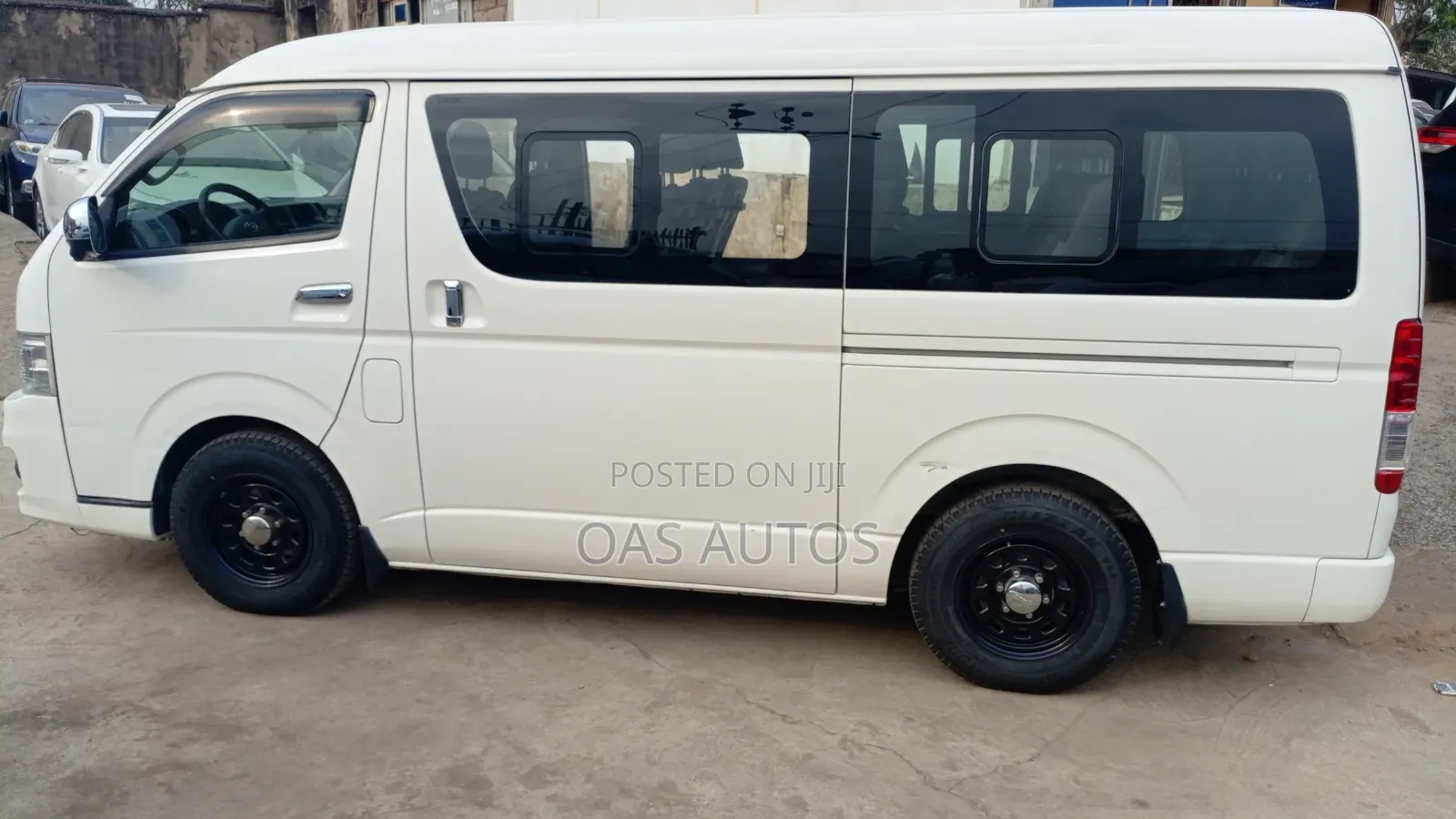 Toyota HiAce 2015 White