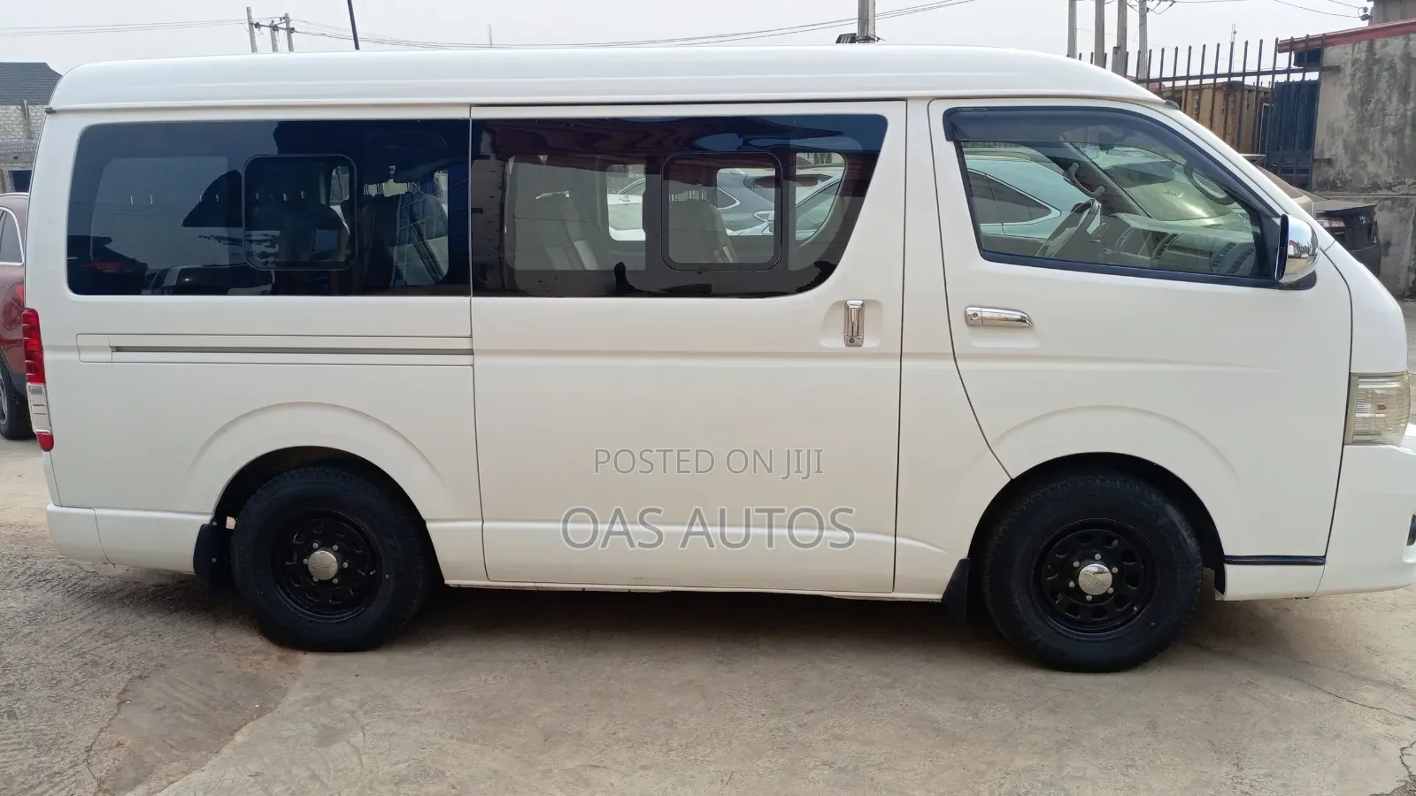 Toyota HiAce 2015 White
