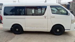Toyota HiAce 2015 White