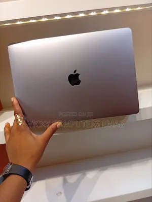 Laptop Apple MacBook Pro 2020 16GB Intel Core i7 SSD 512GB