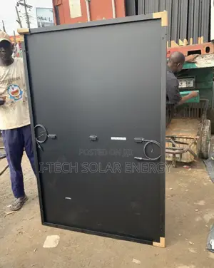 450watts All Black Panel Jinko
